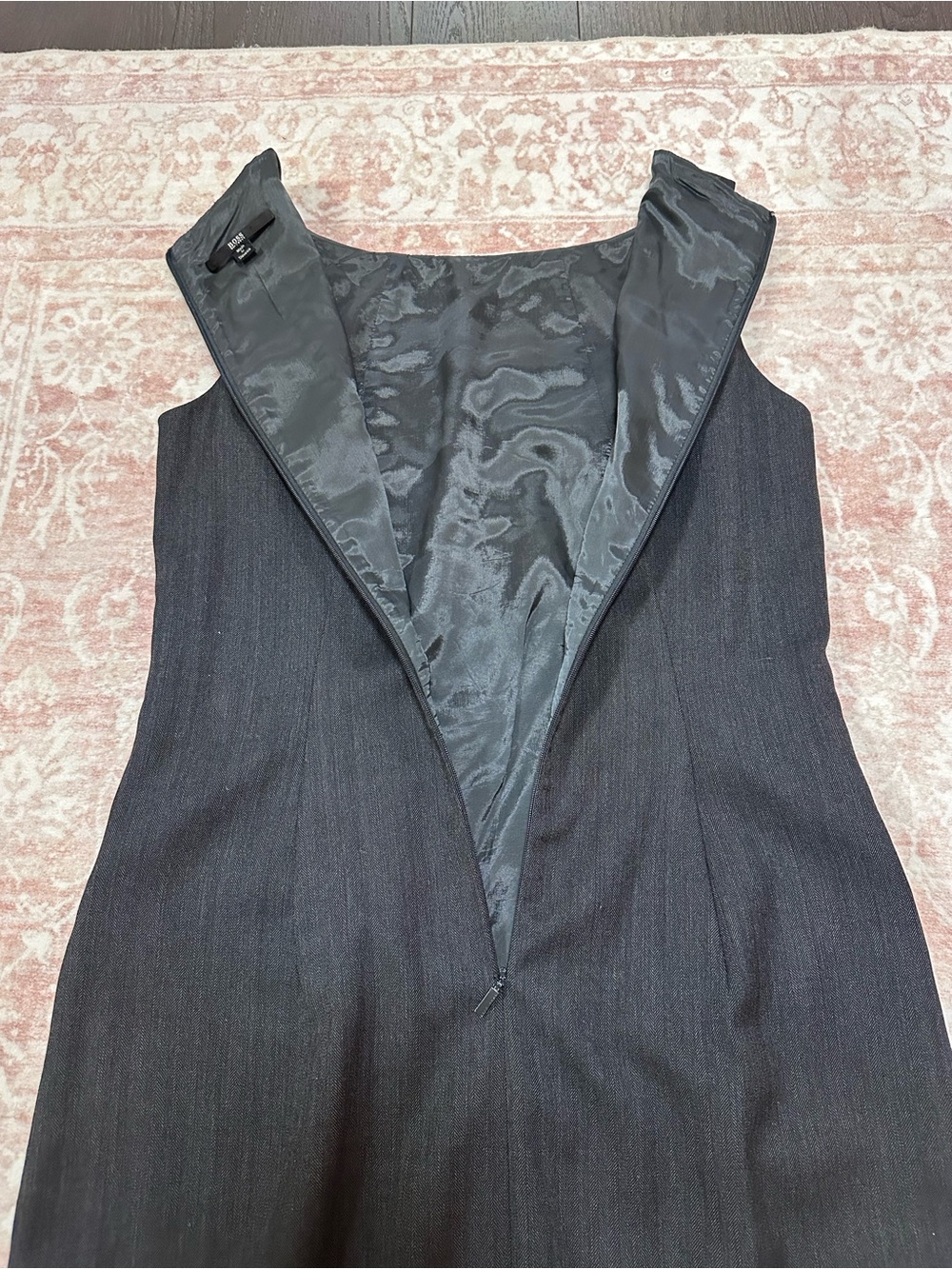 $395 Hugo Boss Virgin Wool Shift Dress - Picture 14 of 15